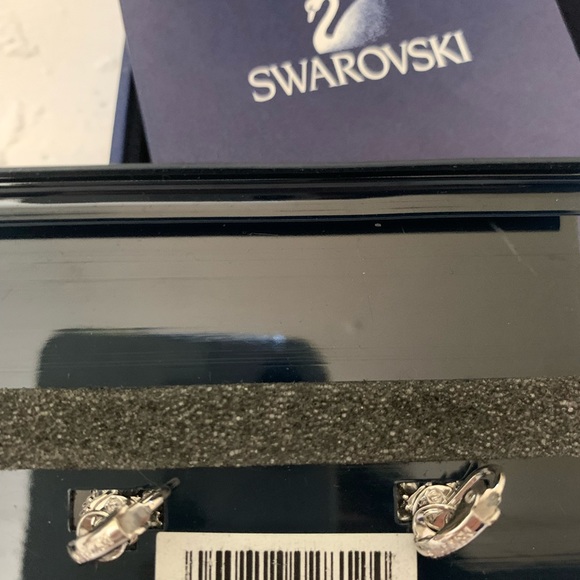 SOLD ✅ New Swarovski clip-on earrings. - Picture 5 of 11
